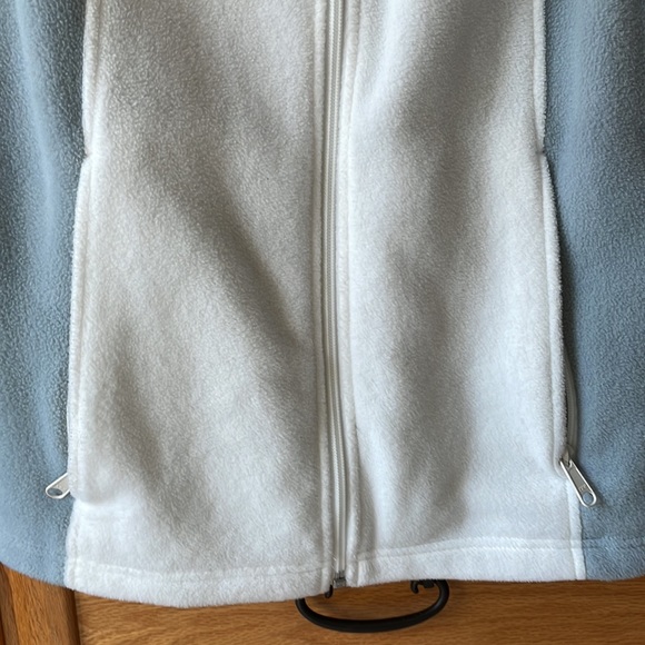 Columbia fleece size small. Vest - Picture 3 of 5